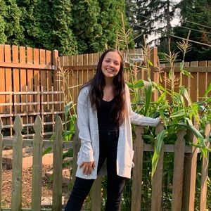 Meet your Posher, Olivia